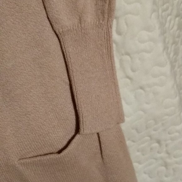 Old Navy Tan Cardigan.  Women's Size Small.  Like New Without Tags. - Picture 3 of 7